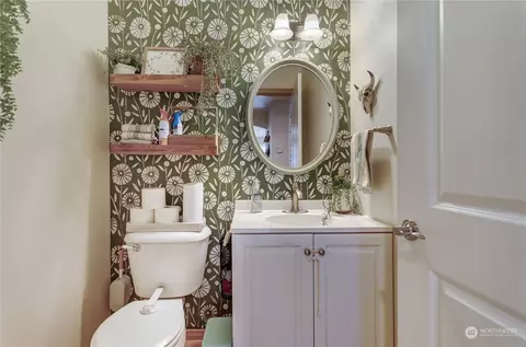 Bath - 1517 Daffodil Ave NE, Orting, WA 98360 photo 1 of 4