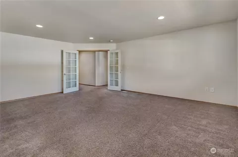 Living - 1517 Daffodil Ave NE, Orting, WA 98360 photo 8 of 8