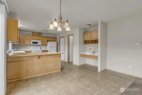 213 Kendall St NE, Orting, WA 98360 photo 9