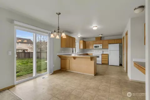 213 Kendall St NE, Orting, WA 98360 photo 8
