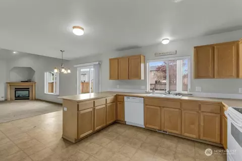213 Kendall St NE, Orting, WA 98360 photo 12