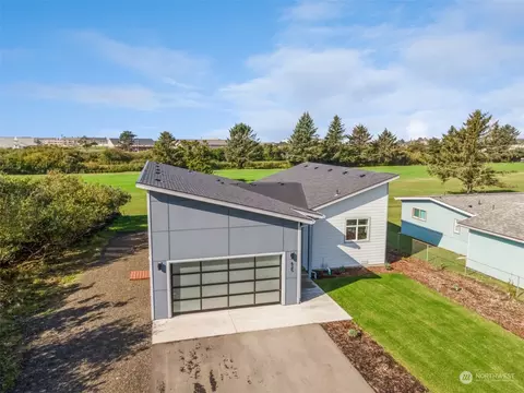625 Canal Dr NE, Ocean Shores, WA 98569