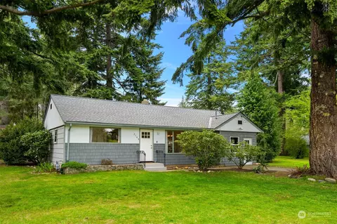 2708 Cedarwood Ave, Bellingham, WA 98225