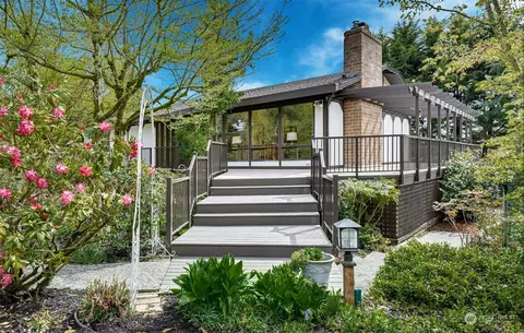 8007 NE 205th St, Kenmore, WA 98028