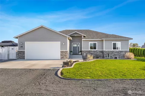 7851 NE Grove Rd, Moses Lake, WA 98837