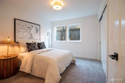 5614 Keystone Pl N, Seattle, WA 98103 photo 4