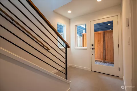 5614 Keystone Pl N, Seattle, WA 98103 photo 2