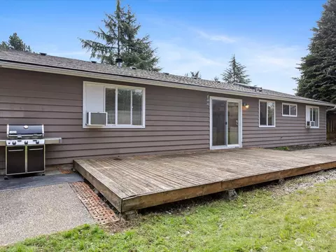 Exterior - 22210 W 2nd Ave, Bothell, WA 98021 photo 5 of 10