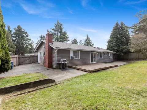 Exterior - 22210 W 2nd Ave, Bothell, WA 98021 photo 4 of 10
