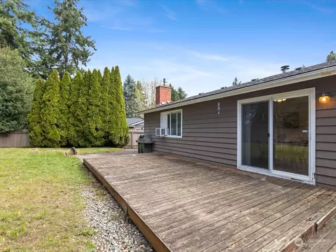 Exterior - 22210 W 2nd Ave, Bothell, WA 98021 photo 7 of 10