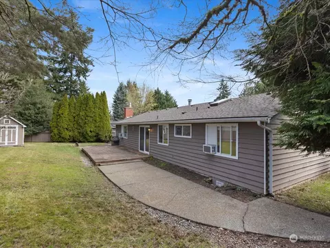 Exterior - 22210 W 2nd Ave, Bothell, WA 98021 photo 9 of 10