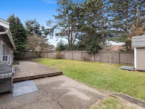 Exterior - 22210 W 2nd Ave, Bothell, WA 98021 photo 2 of 10