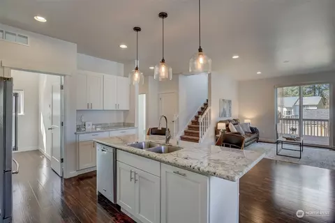 Kitchen - 225 N Cabot Rd #A, Everett, WA 98203 photo 5 of 5