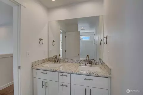 Bath - 225 N Cabot Rd #A, Everett, WA 98203 photo 4 of 4