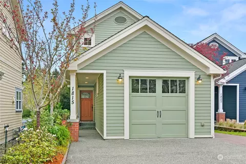 1815 Parade Grounds Ave NE, Bainbridge Island, WA 98110