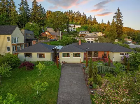 480 N 4th St, Kalama, WA 98625