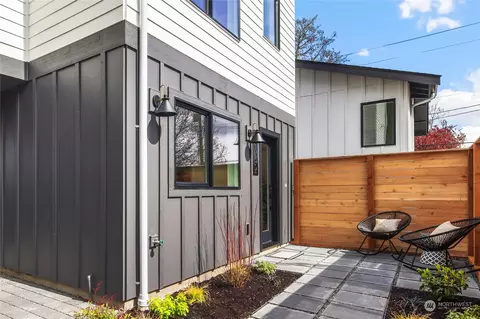 4032 48th Ave SW, Seattle, WA 98116