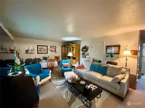 1433 8th Ave, Longview, WA 98632 photo 2