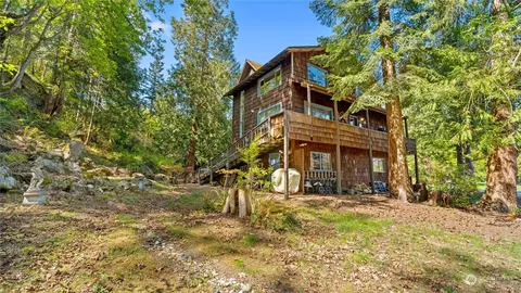 517 Kloshe Way, La Conner, WA 98257