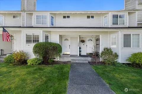 720 168th Pl SW #102, Lynnwood, WA 98037