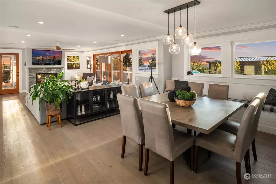 Dining - 9225 NE 20th St, Clyde Hill, WA 98004 photo 1 of 1