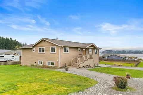 2782 Homestead Ave, Clinton, WA 98236