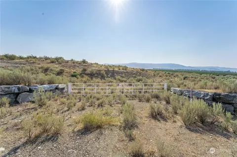 0 Brays Landing Rd, Orondo, WA 98843