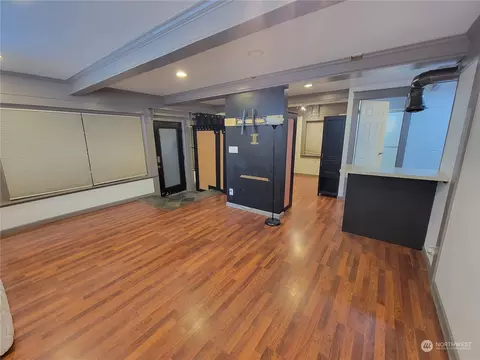 Entry Way - 5206 S 2nd Ave, Everett, WA 98203 photo 1 of 1