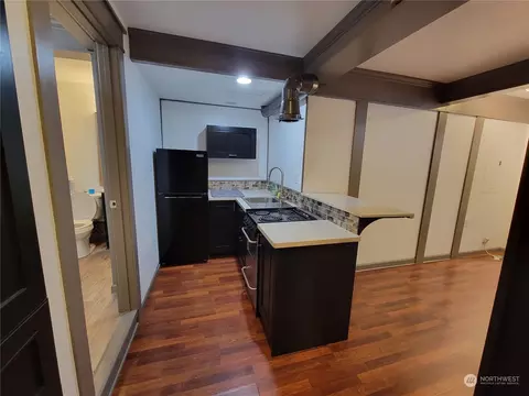 Kitchen - 5206 S 2nd Ave, Everett, WA 98203 photo 4 of 4