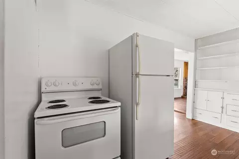 Kitchen - 114 Joppish Rd, Centralia, WA 98531 photo 3 of 3