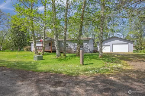 25005 Dell Pl, Ocean Park, WA 98640