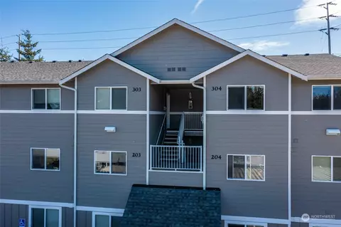 1691 SW Mulberry Pl #F203, Oak Harbor, WA 98277
