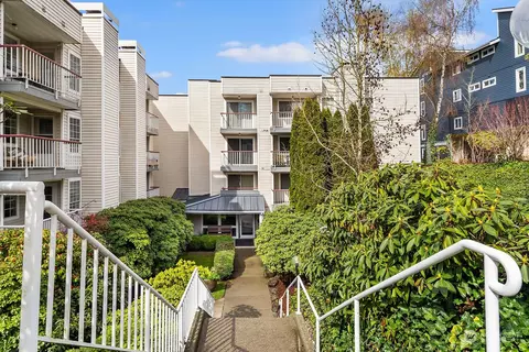 130 NE 95th St #A309, Seattle, WA 98115