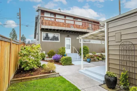 Exterior - 1822 Maple St, Everett, WA 98201 photo 3 of 16
