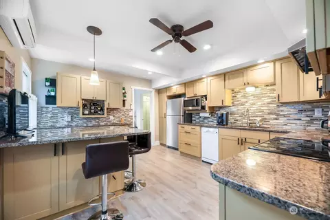 Kitchen - 1822 Maple St, Everett, WA 98201 photo 1 of 5