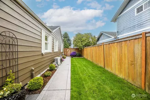 Exterior - 1822 Maple St, Everett, WA 98201 photo 15 of 16