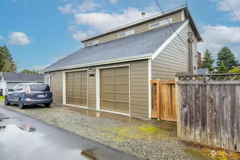 Exterior - 1822 Maple St, Everett, WA 98201 photo 9 of 16