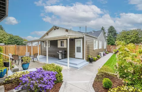 Exterior - 1822 Maple St, Everett, WA 98201 photo 2 of 16