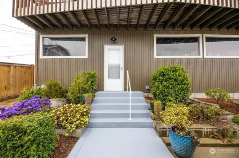 Exterior - 1822 Maple St, Everett, WA 98201 photo 5 of 16