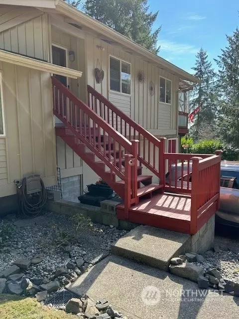 Exterior - 321 SE Fairview St, Chehalis, WA 98532 photo 3 of 7