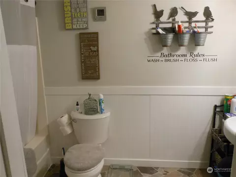 Bath - 321 SE Fairview St, Chehalis, WA 98532 photo 1 of 4