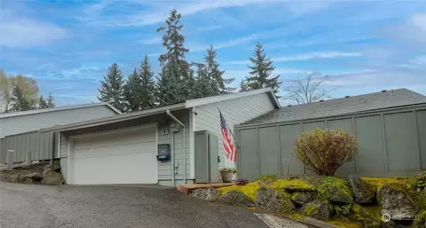 2440 140th Ave NE #33, Bellevue, WA 98005