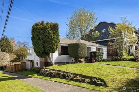 4002 52nd Ave SW, Seattle, WA 98116