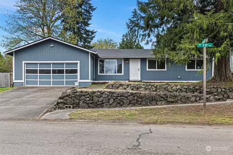3085 NE 73rd St, Bremerton, WA 98311