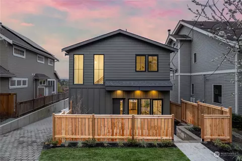 418 24th Ave E, Seattle, WA 98112