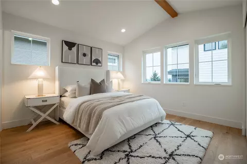 Bedroom - 418 24th Ave E, Seattle, WA 98112 photo 3 of 4