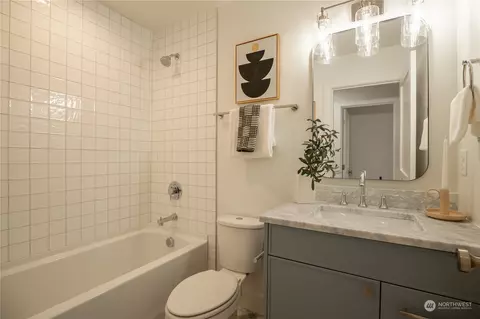 Bath - 418 24th Ave E, Seattle, WA 98112 photo 1 of 4