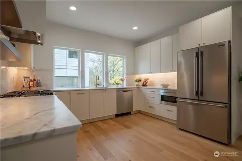 Kitchen - 418 24th Ave E, Seattle, WA 98112 photo 4 of 4