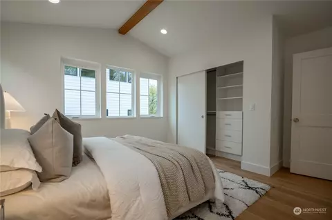 Bedroom - 418 24th Ave E, Seattle, WA 98112 photo 4 of 4