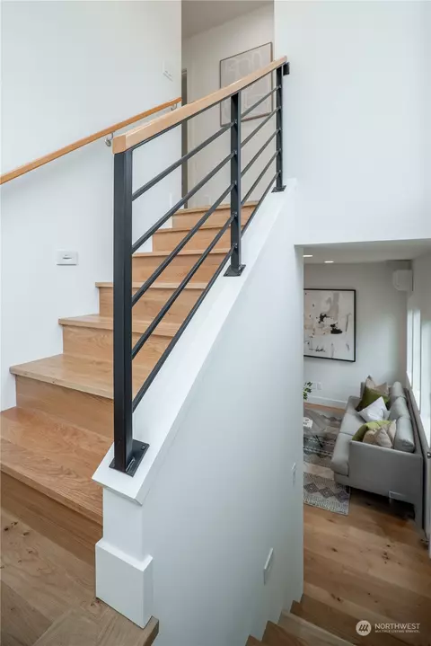 Entry Way - 418 24th Ave E, Seattle, WA 98112 photo 3 of 4